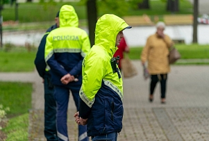 В парке Дубровина полиция задержала человека с георгиевскими лентами