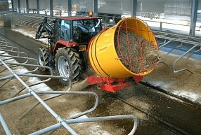 Pļaujmašīna–smalcinātājs ir universāls palīgs saimniecībā