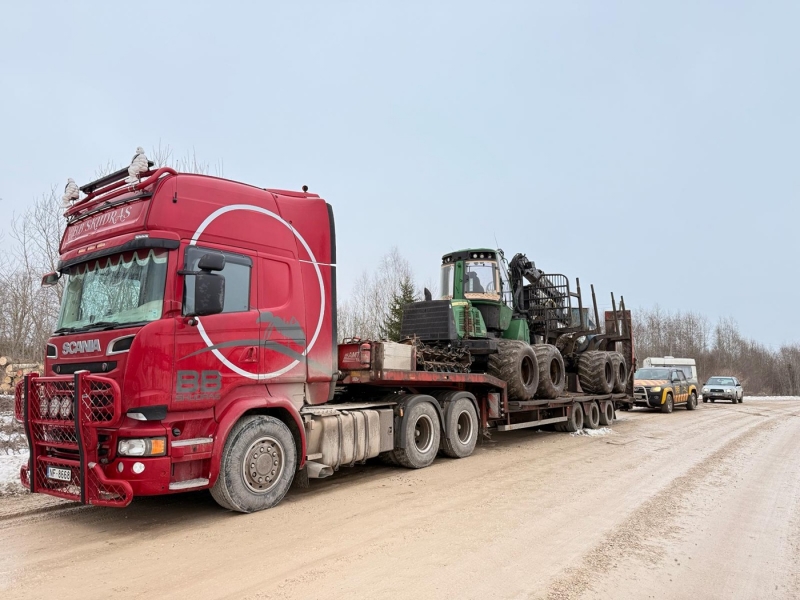 Meža tehnikas transportēšana
