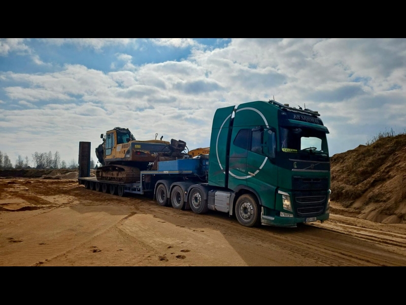 Smagdvara tehnikas transportēšana