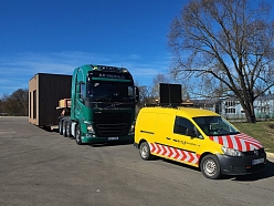 Lielgabarīta krava, moduļu māju pārvadājumi ar  pavadību