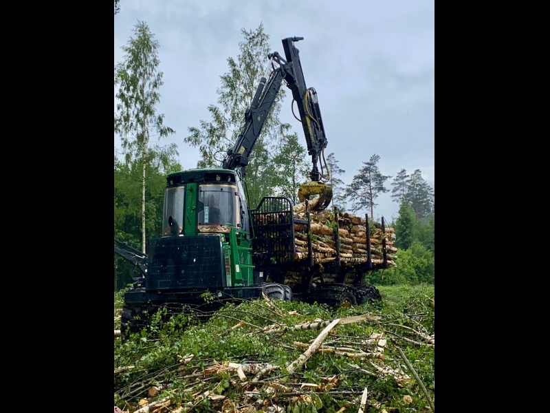 Mežizstrādes pakalpojumi forvarders