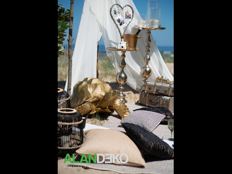 ALANDEKO laternas dekoratīvas figūras statīvi svečturi koferi