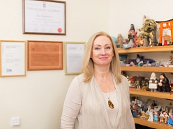 Vera Ščerbakova, Junga analītiķe, Starptautiski sertificēta smilšu spēles psihoterapeite