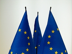 Karogu masts karogu mastu uzstādīšana karogu mastu izgatavošana karogu masti Rīgā karogu nopirkt, karogu ražošana  karogu druka karoga turētāji