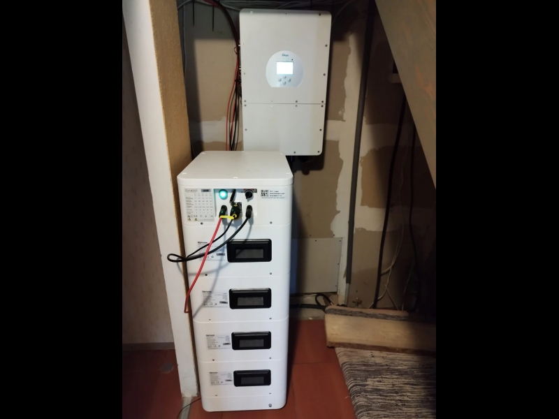 Mājas elektroenerģijas akumulatoru sistēma ar invertoru