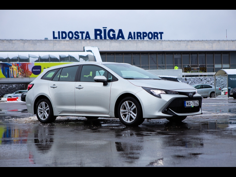 Auto noma Rīgas lidostā