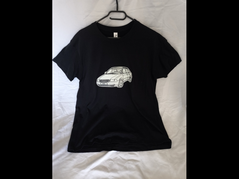 Apģērbs ar apdruku