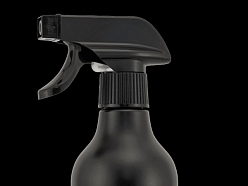 Universāls tīrīšanas līdzeklis ar nano sudrabu, efektīvs dažādās vietās.