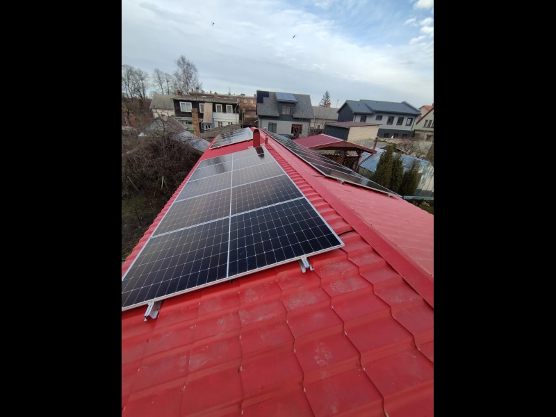 Saules elektrostacijas montāža dzīvojamā rajonā