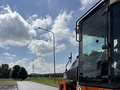 Asfalta seguma virskārtas atjaunošana stāvlaukumā