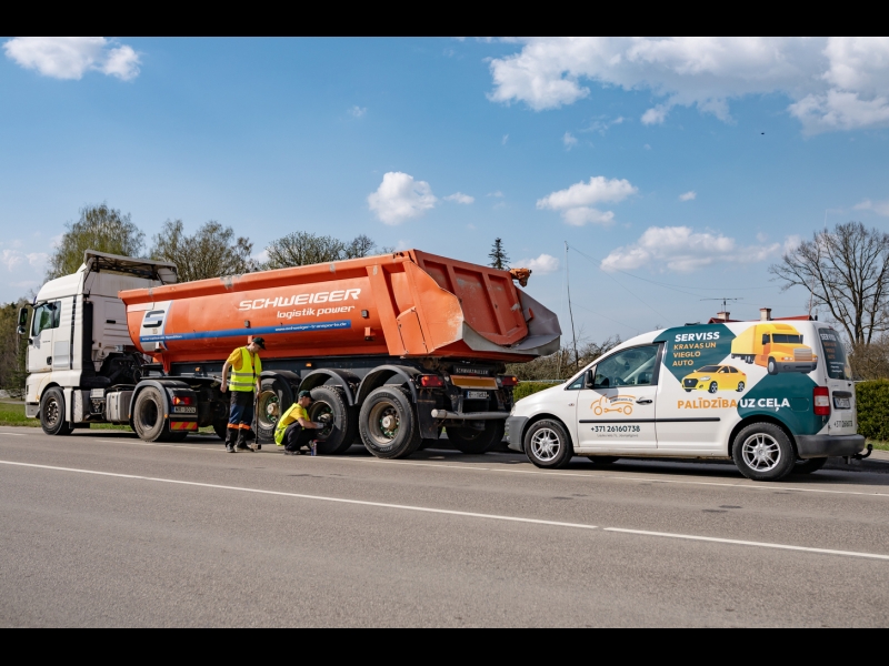 Palīdzība uz ceļa