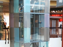 Stikla lifts