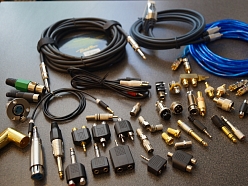 Vadi, kabeļi, audiovadi, spraudņi, konektori, štekeri, ligzdas, pārejas, adapteri, komponentes, savienojumi