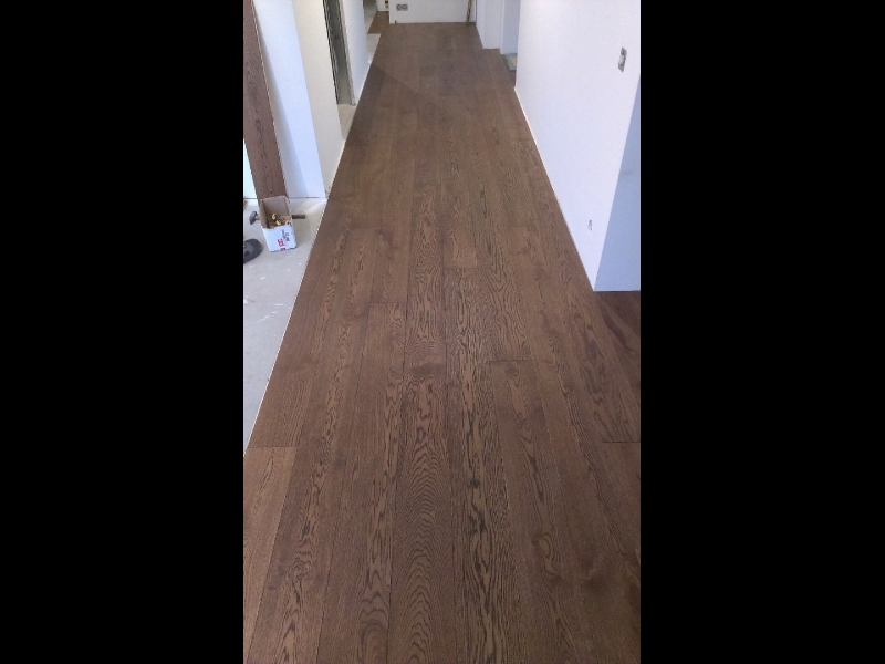 Profesionāla ozola un oša koka grīdu un parketa ieklāšana, restaurācija, tirdzniecība. Ražots Latvijā.