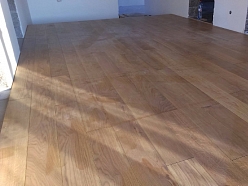 Profesionāla ozola un oša koka grīdu un parketa ieklāšana, restaurācija, tirdzniecība. Ražots Latvijā.