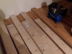 Profesionāla ozola un oša koka grīdu un parketa ieklāšana, restaurācija, tirdzniecība. Ražots Latvijā.