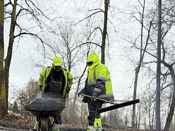 Bedrīšu remonts ar pilno tehnoloģiju, izmantojot karstā asfaltbetona maisījumu