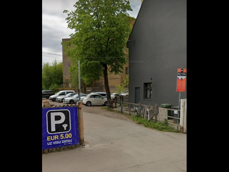 "APF parking", SIA, Zemo cenu autostāvvieta Rīgas centrā