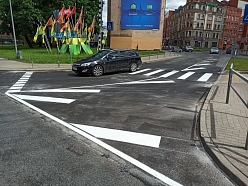 Ceļa horizontālo apzīmējumu uzklāšana