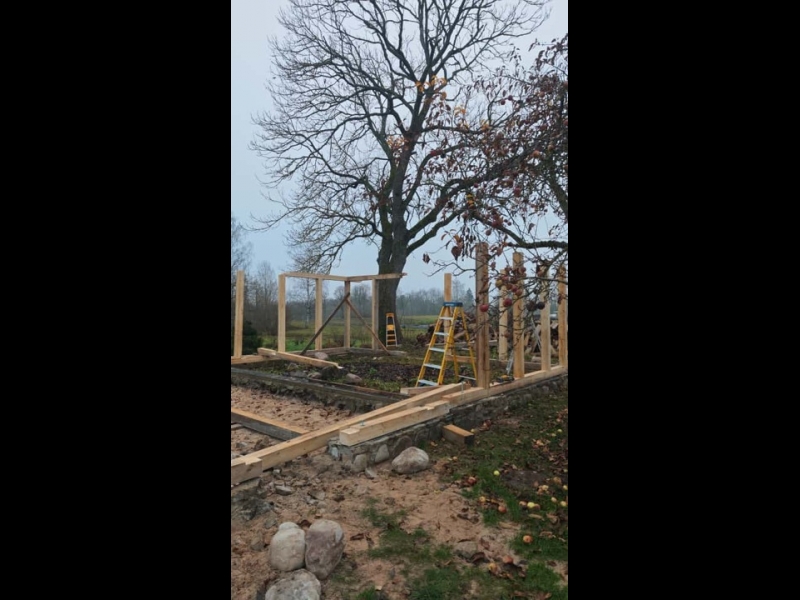Koka mājas izbūve