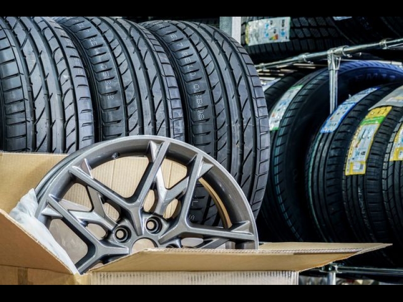 Auto disku tirdzniecība