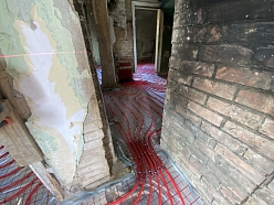 Estrich betona grīdas ieklāšana