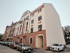 dekoratīvā apmetuma uzklāšana