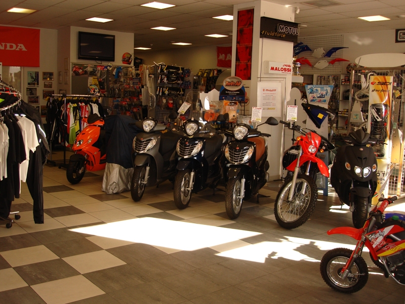 Motocikli, mopēdi, motorolleri