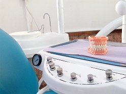 Zobu protēžu izgatavošana