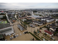 Plūdi Japānā. Tūkstošiem cilvēku evakuēti no dzīvesvietām.