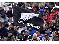 Jaunzēlandē sākusies balsošana referendumā par iespējamo valsts karoga maiņu, atsakoties no līdzšinējā Lielbritānijas karoga atvasinājuma.