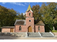 Limbažu kapličai pārbūvētas kāpnes un labiekārtota pieguļošā teritorija. Foto: Limbazi.lv