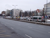 Virs Rīgas, nelielā vēja ātruma un augstumā esoša siltā gaisa slāņa dēļ, izveidojās neliels smogs.