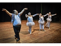 Acīmredzot, arī baletā izmēram nav nozīmes - pasaulē arvien pazīstamāka kļūst deju grupa 