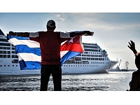 No ASV Floridas štata uz Kubu izbraucis pirmais ASV kruīzu kuģis pēdējā pusgadsimta laikā, iezīmējot jaunu pavērsienu abu valstu tuvināšanās procesā.
