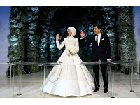 Turcijas prezidenta Redžepa Tajipa Erdoana jaunākā meita Simeje plašā un augsta drošības līmeņa ceremonijā Stambulā apprecējusies ar aizsardzības rūpniecības uzņēmēju Selčuku Bairaktaru.