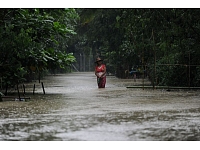 Plūdos Mjanmas ziemeļos un vidienē gājuši bojā vismaz astoņi cilvēki un vairāk nekā 430 000 evakuēti.