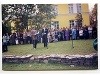 ViA atklāšanā uzrunu saka Ziemeļvalstu informācijas biroja vadītājs, ViA izveides projekta līdzautors Rihards Berugs; 1996.g. 24.septembrī