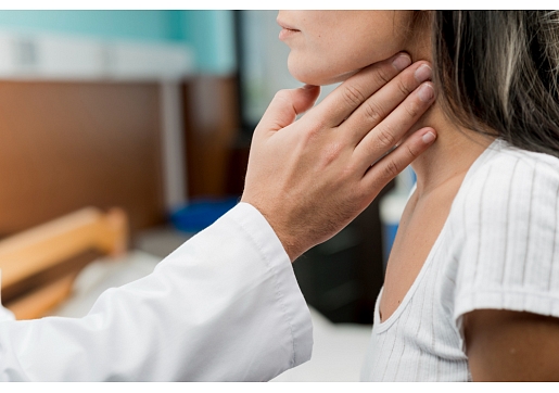 Kakla sāpes – saaukstēšanās vai balss pārpūle? Konsultē arodslimību ārste