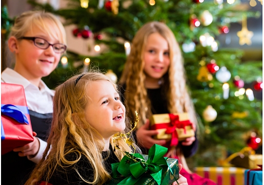 Kā izvēlēties bērnu veselībai drošas Ziemassvētku dāvanas? Iesaka speciālisti