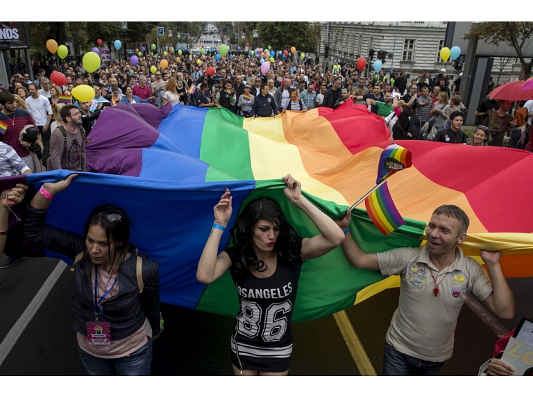 Belgradā notikusi homoseksuāļu tiesību aktīvistu demonstrācija jeb praids.