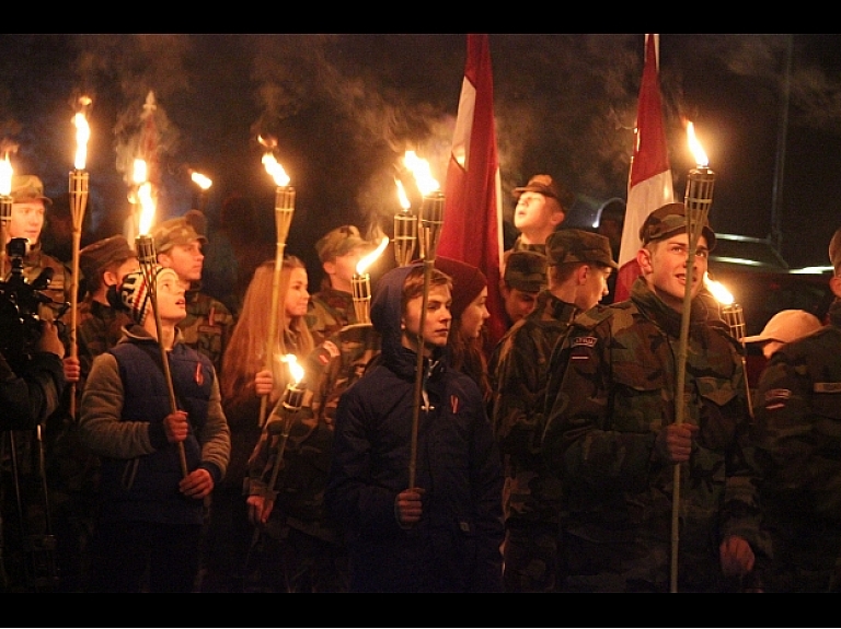 Godinot Brīvības cīņās kritušos Latvijas karavīrus, 11.novembrī visā valstī svinēja Lāčplēša dienu. Foto: Pilseta24.lv
