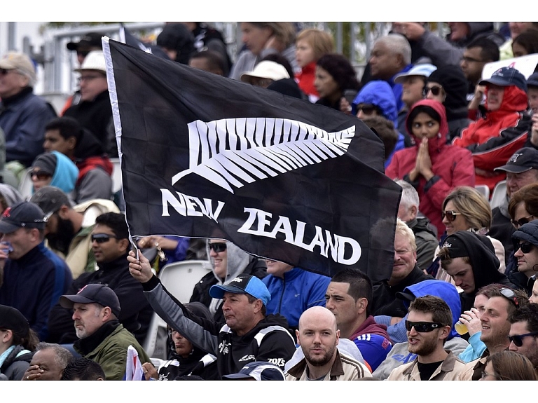 Jaunzēlandē sākusies balsošana referendumā par iespējamo valsts karoga maiņu, atsakoties no līdzšinējā Lielbritānijas karoga atvasinājuma.