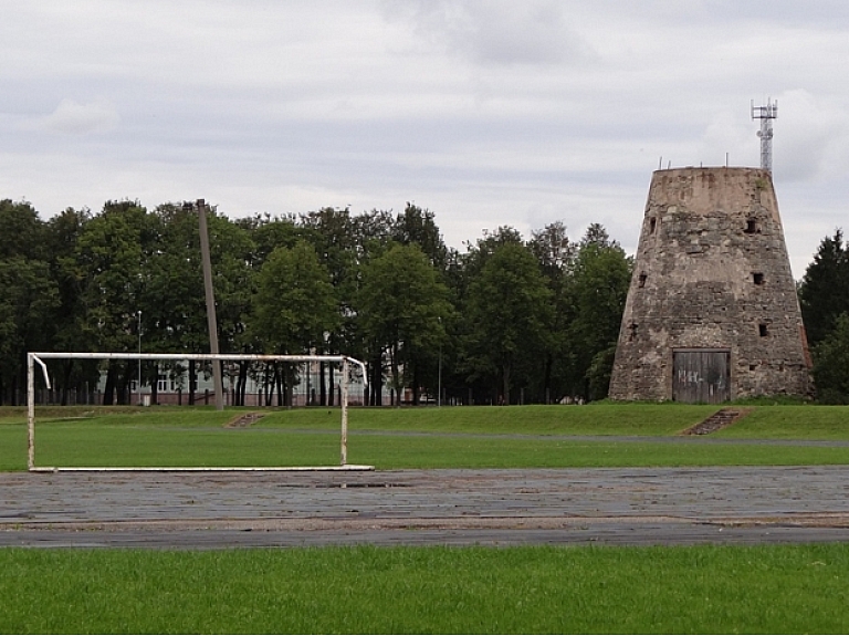 Nākamo divu gadu laikā, no 2016.gada līdz 2017.gadam, Cēsis iegūs jaunu, modernu, labiekārtotu un daudzfunkcionālu stadionu.