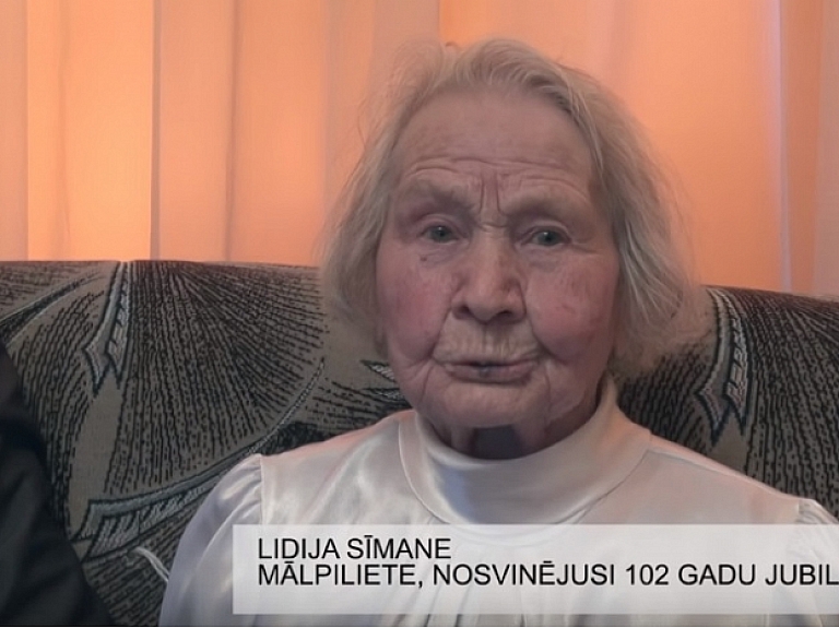 Mālpils iedzīvotāja Lidija Sīmane nosvinēja savu 102.dzimšanas dienu.