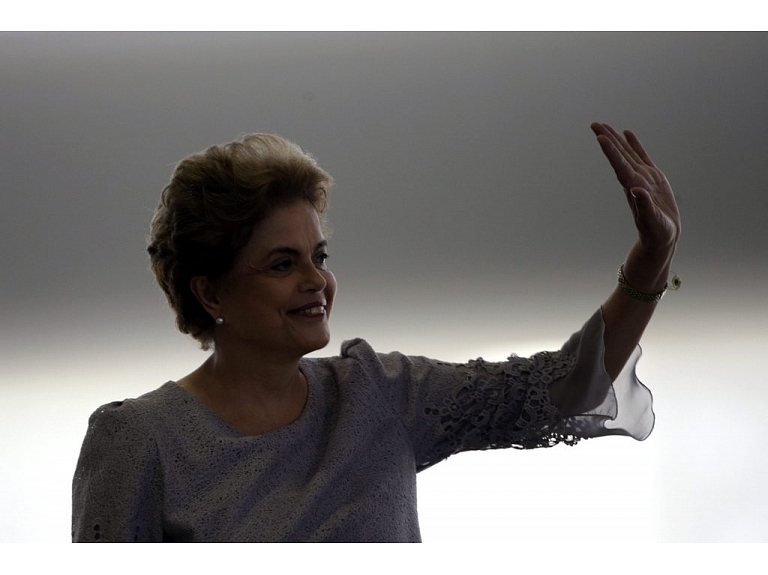 Vairākums (68%) brazīliešu atbalsta prezidentes Dilmas Rusefas atcelšanu no amata.