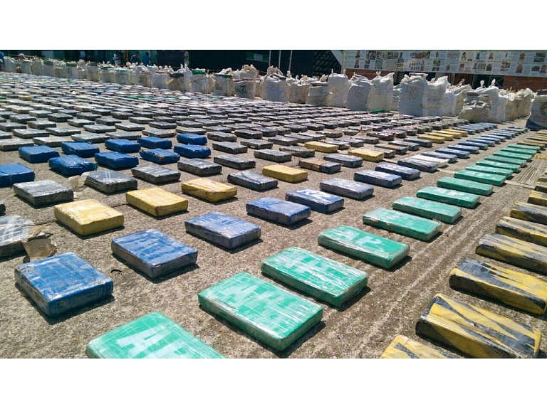 Kolumbijas policija konfiscējusi šajā valstī lielāko nelegālo narkotiku kravu - astoņas tonnas kokaīna.