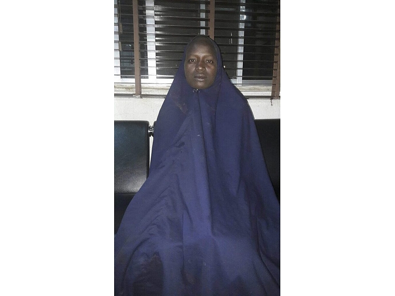 Nigērijā Borno štatā atrasta pirmā no vairāk nekā 200 meitenēm, kuras 2014.gada aprīlī islāmistu sektas 