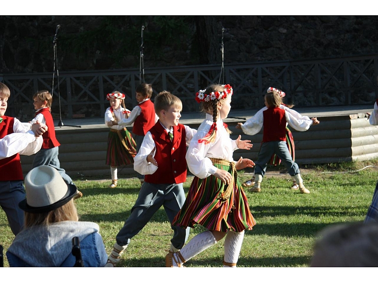 Agnese Sēne, Sanda Vītola/ Valmiera24.lv praktikantes